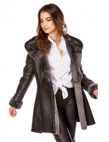 Manteau en peau retournée...