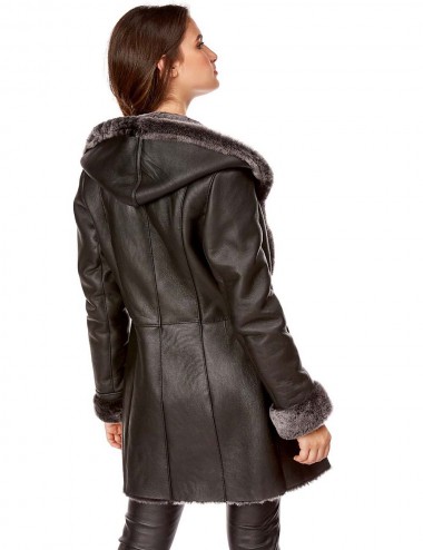 Manteau en peau retournée...